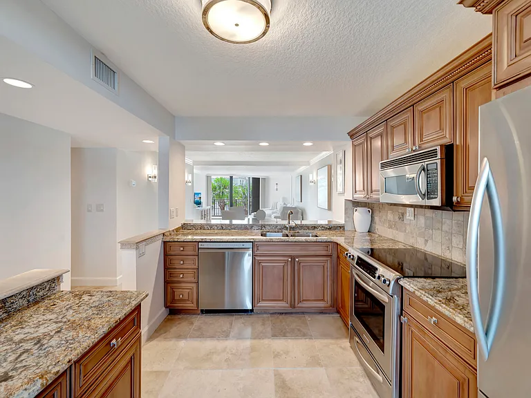 1480 Ocean Dr #2G — Photo 25