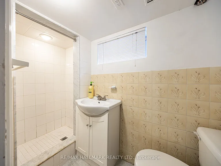 401 Ridelle Ave — Photo 16