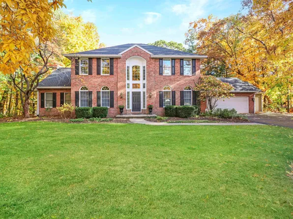 812 W Bennett Ct, Dunlap, IL 61525