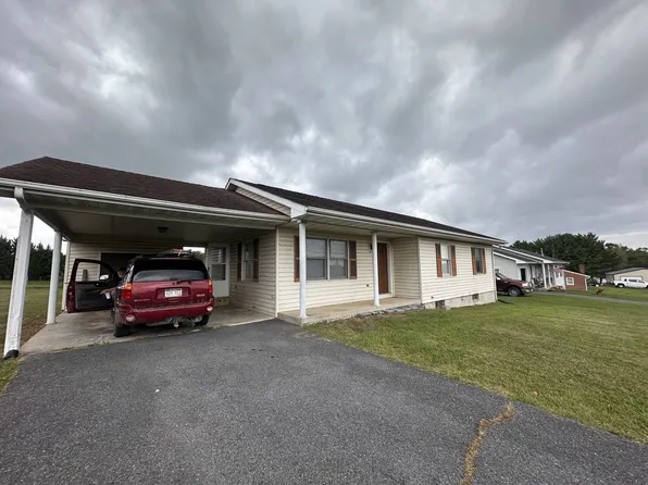 1346 Nadenbousch Ln, Martinsburg, WV 25405