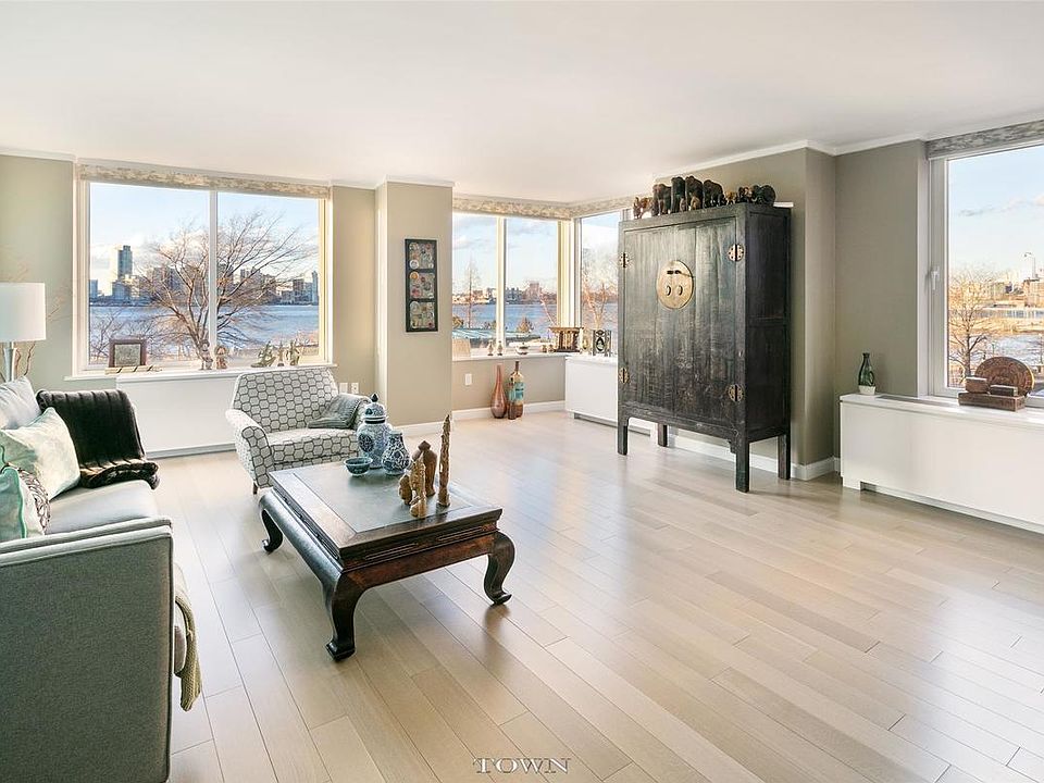 1st image of 212 Warren St APT 3L