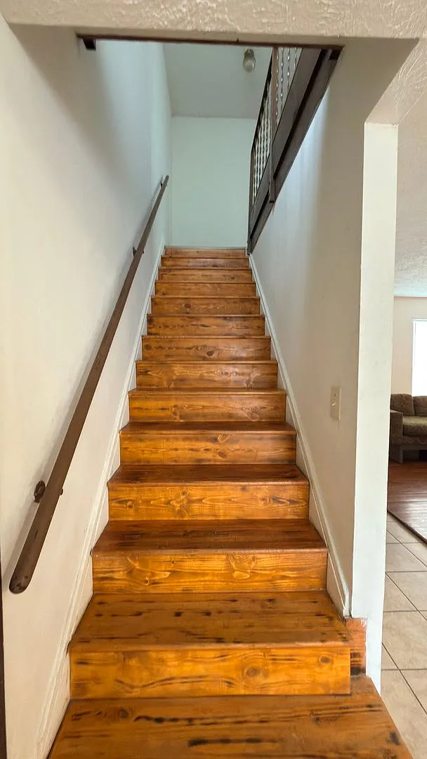 Spacious Two-Story Apartment Near Purdue! — Photo 1