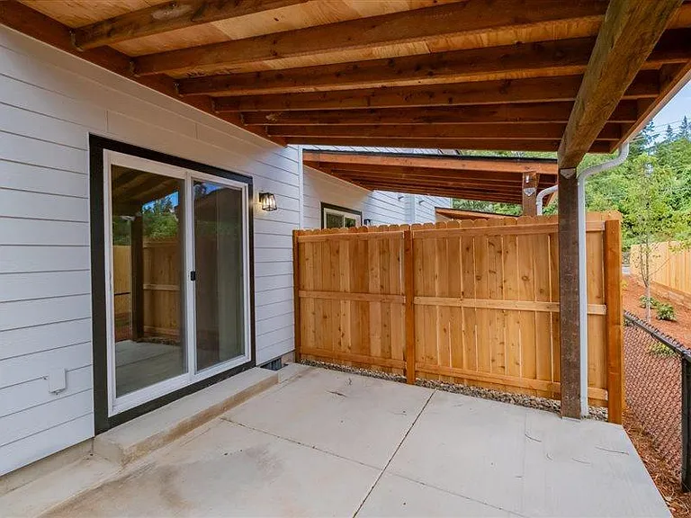 1392 Overlook Ave NW — Photo 3