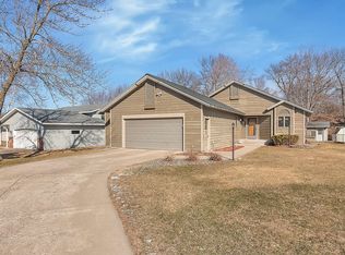 2 Clover Ct, Saint Cloud, MN 56301