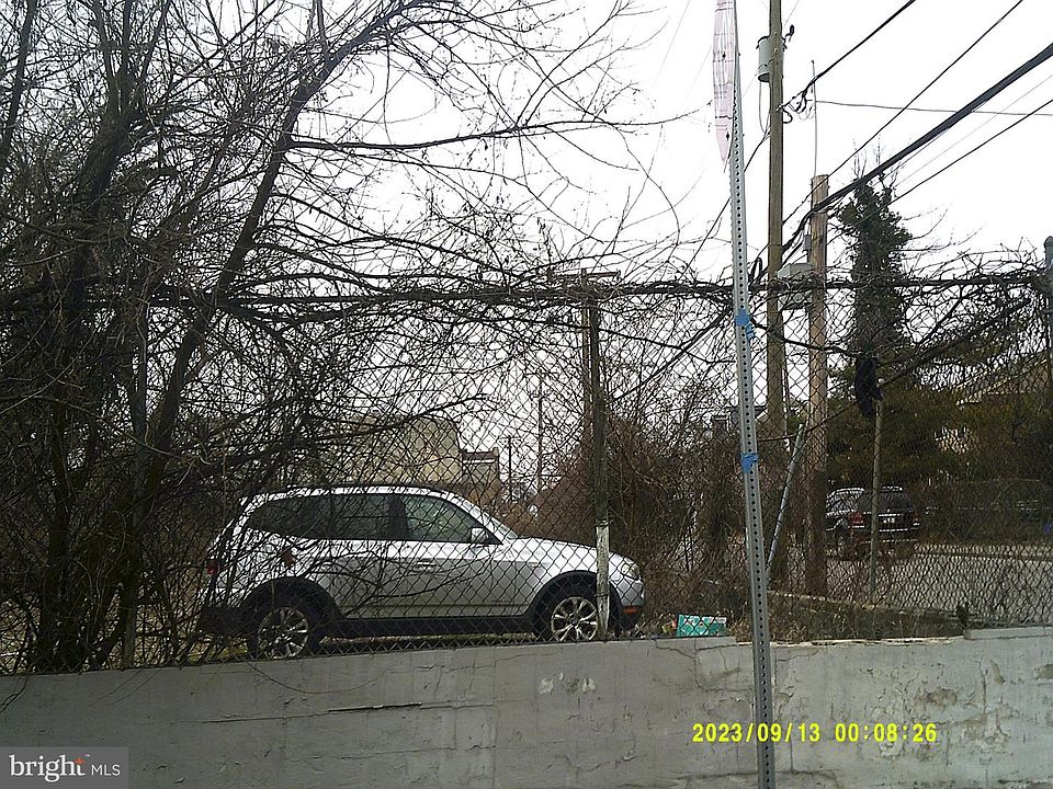 2nd image of 101 E Wister St