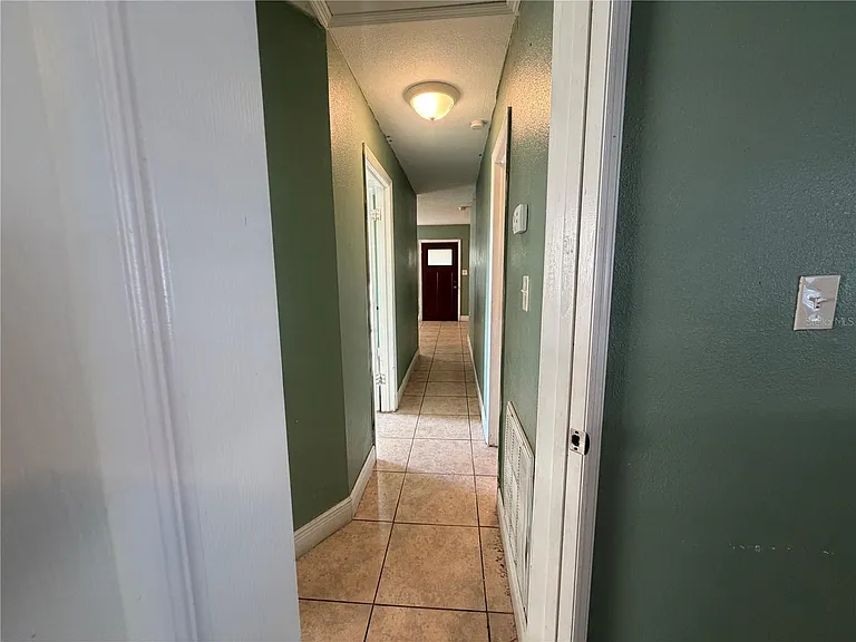 1205 Avenue I — Photo 11