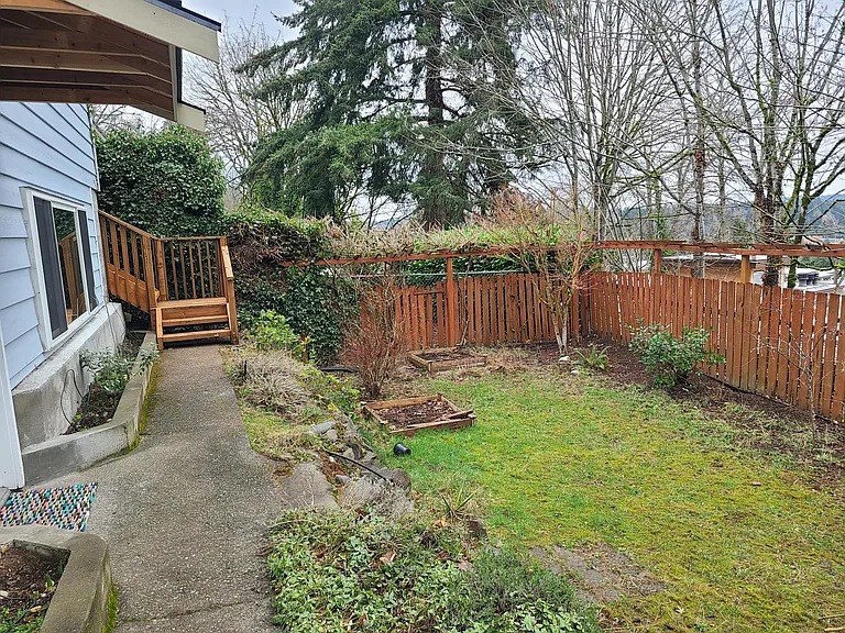 10502 Victory Ln NE #B — Photo 35