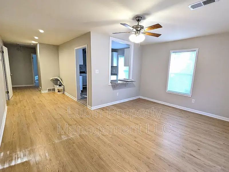 2nd image of 3566 Rockwood Ave