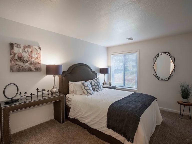 Pine Ridge Apartments — Photo 32