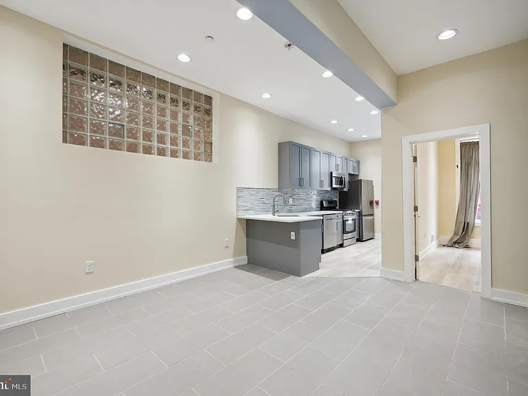 2024 E Fletcher St #26-1F — Photo 10