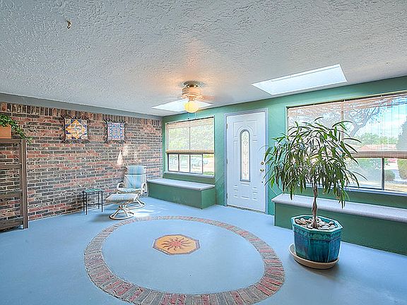 3rd image of 3827 Zion Ct NE