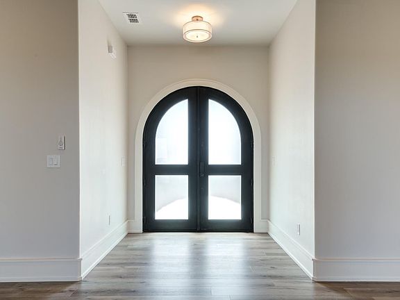 4th image of 1203 Buckingham Ave
