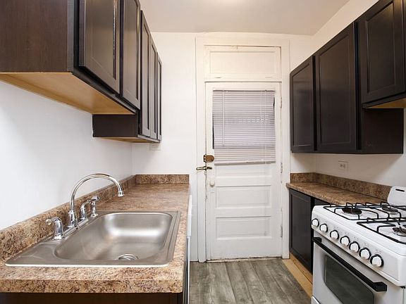 2nd image of 3433 N Marshfield Ave APT 3E