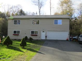 125 Hatton Rd, Hawley, PA 18428