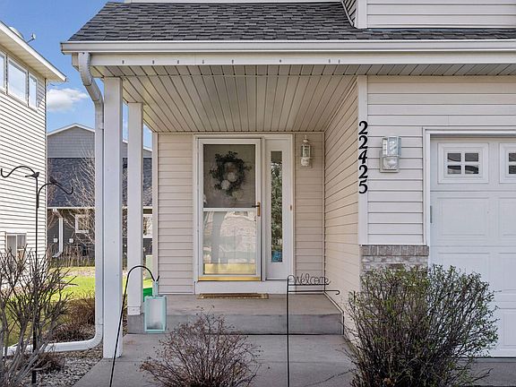 4th image of 22425 Evergreen Cir