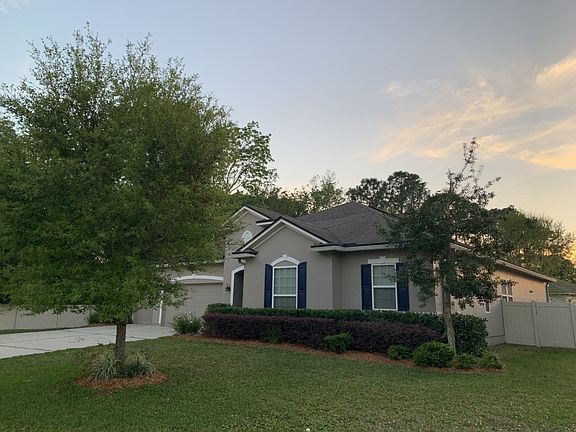 3rd image of 12268 Silverthorn Ct