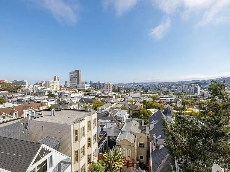 California St — Photo 19