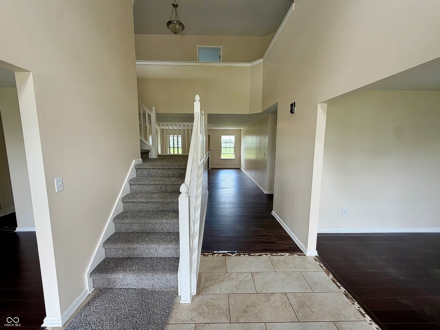 5 bed, 3.0 bath, 3648 sqft, $2,975 — Photo 2