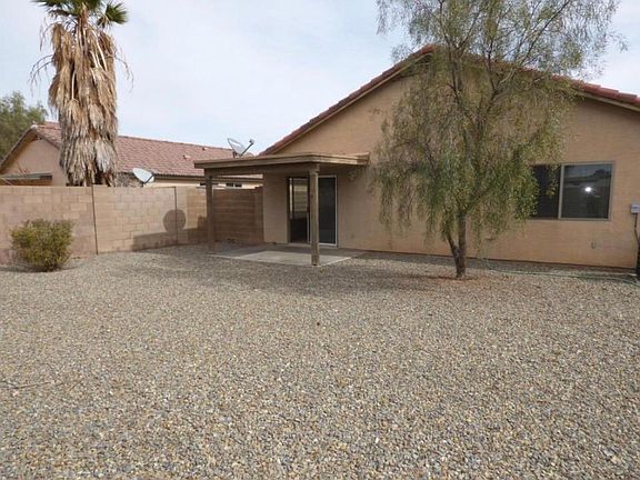 3rd image of 915 N Maria Ln