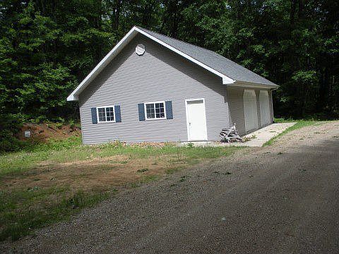 Detached 2 Car Garage