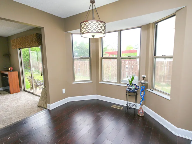 1310 Abbeyhill Dr — Photo 7
