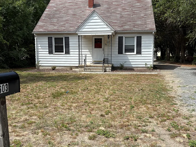603 E College Ave — Photo 1