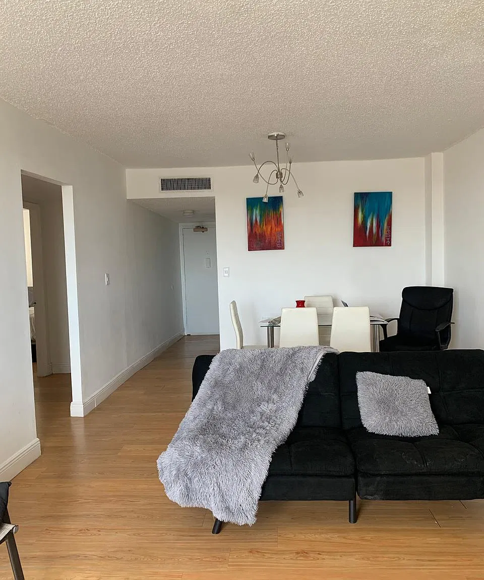 2 bed, 882 sqft, $2,000 — Photo 3