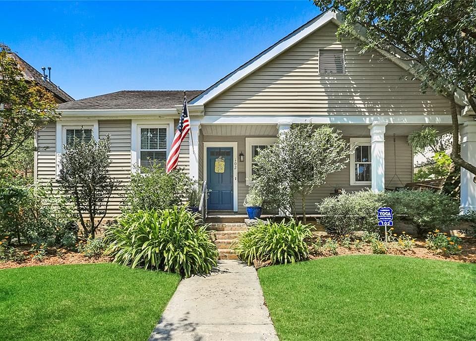 1st image of 102 Beverly Dr