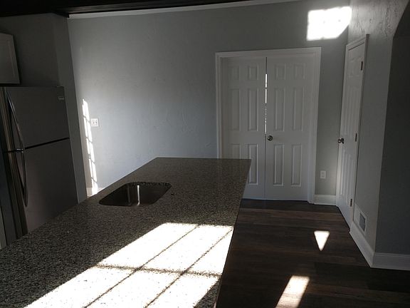 5th image of 1105 Chambers Ave