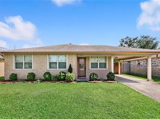 2201 Charles Dr, Chalmette, LA 70043