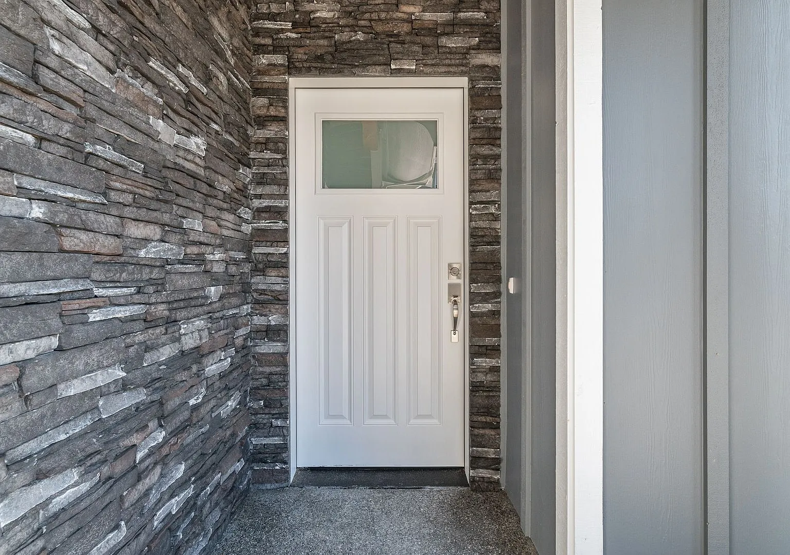 Beautiful Large Townhome Centrally Located in Lynden — Photo 4