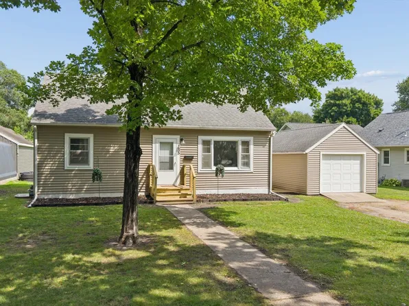 735 E 2nd St, Litchfield, MN 55355