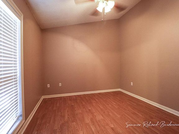 3rd image of 1855 Fox Run Dr APT 1