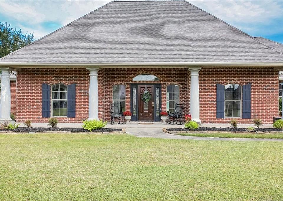 1st image of 936 N Kade Ln