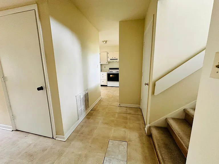 301 Shenandoah Cir — Photo 6