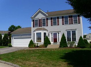12 Ivanhoe Dr, Westerly, RI 02891