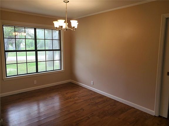 4th image of 1704 Picton Ln