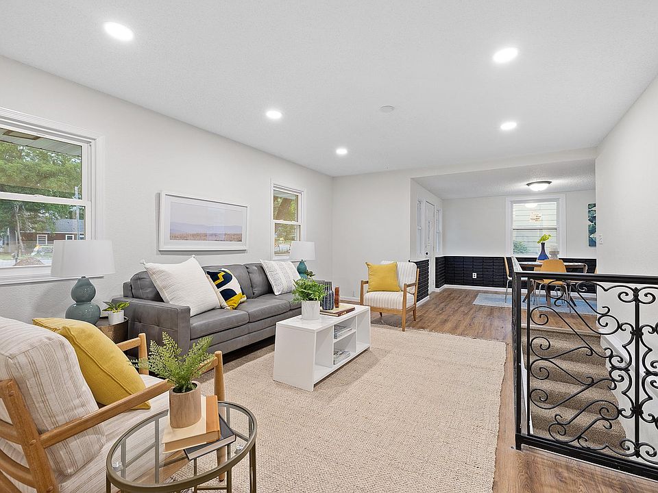 1st image of 2324 Holloway Ave E