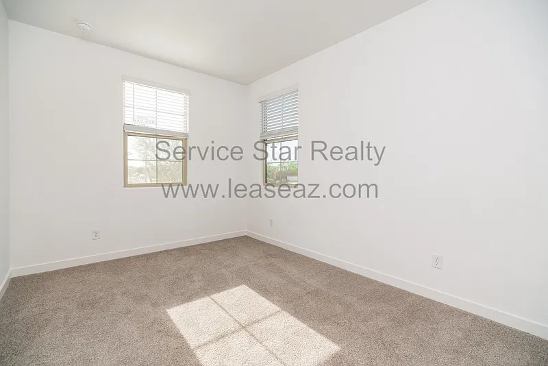 4 bed, 2.0 bath, 1800 sqft, $2,200 — Photo 4