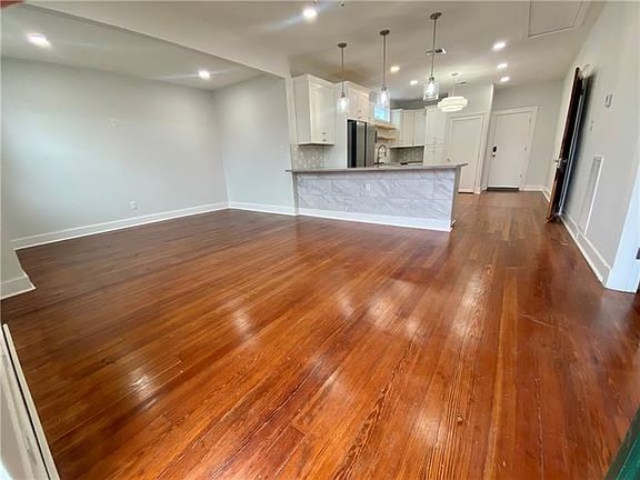 2nd image of 130 Metairie Lawn Dr