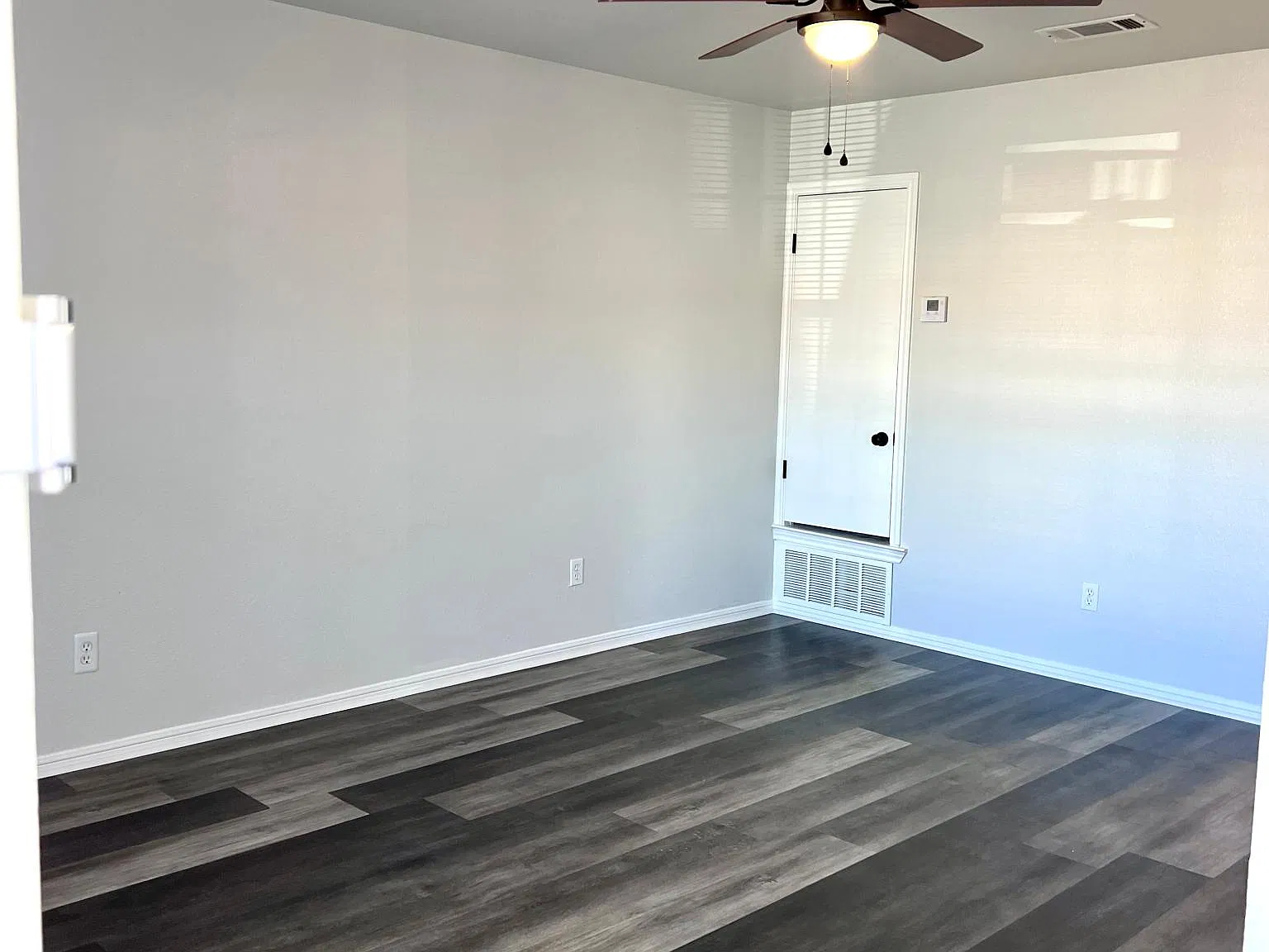 2 bed, 1.5 bath, 1023 sqft, $1,200 — Photo 2