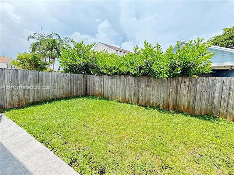 10113 SW 223rd Ter #10113 — Photo 16