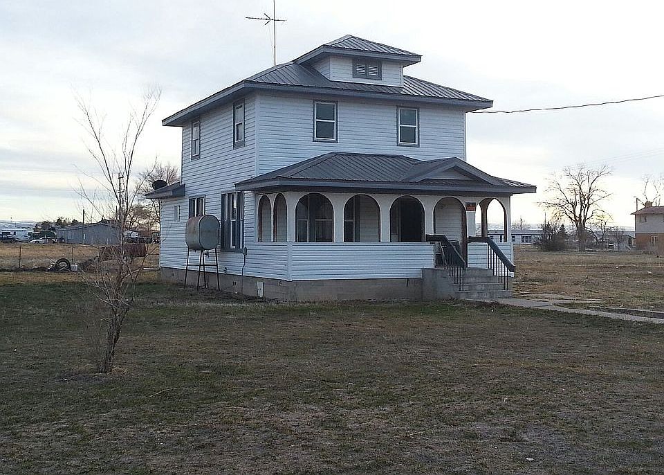 2nd image of 2391 Main St