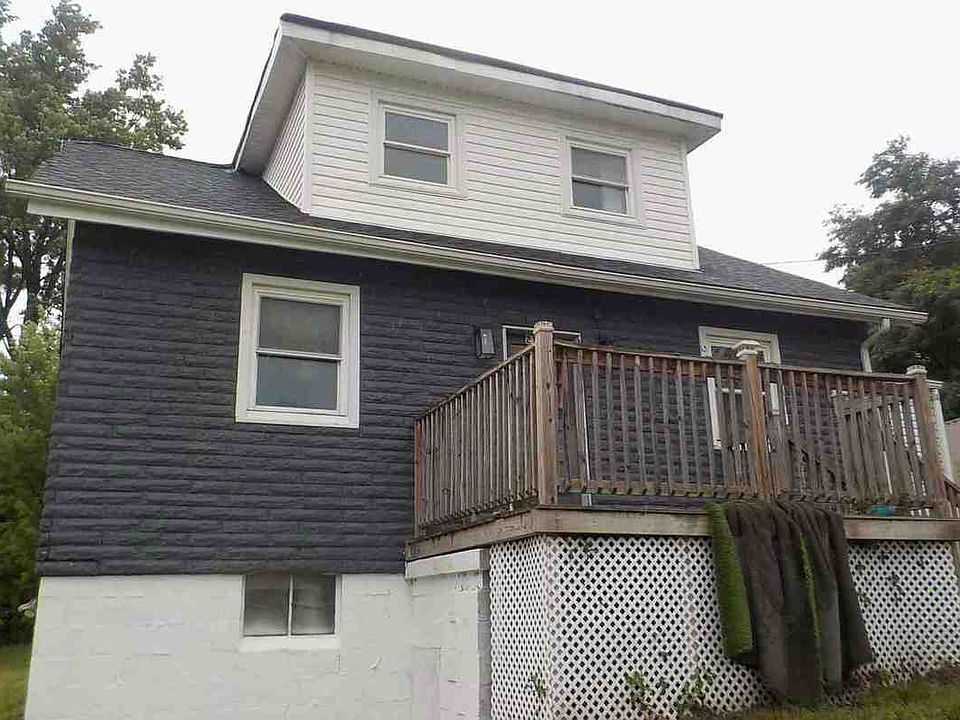 1st image of 215 Poplar St