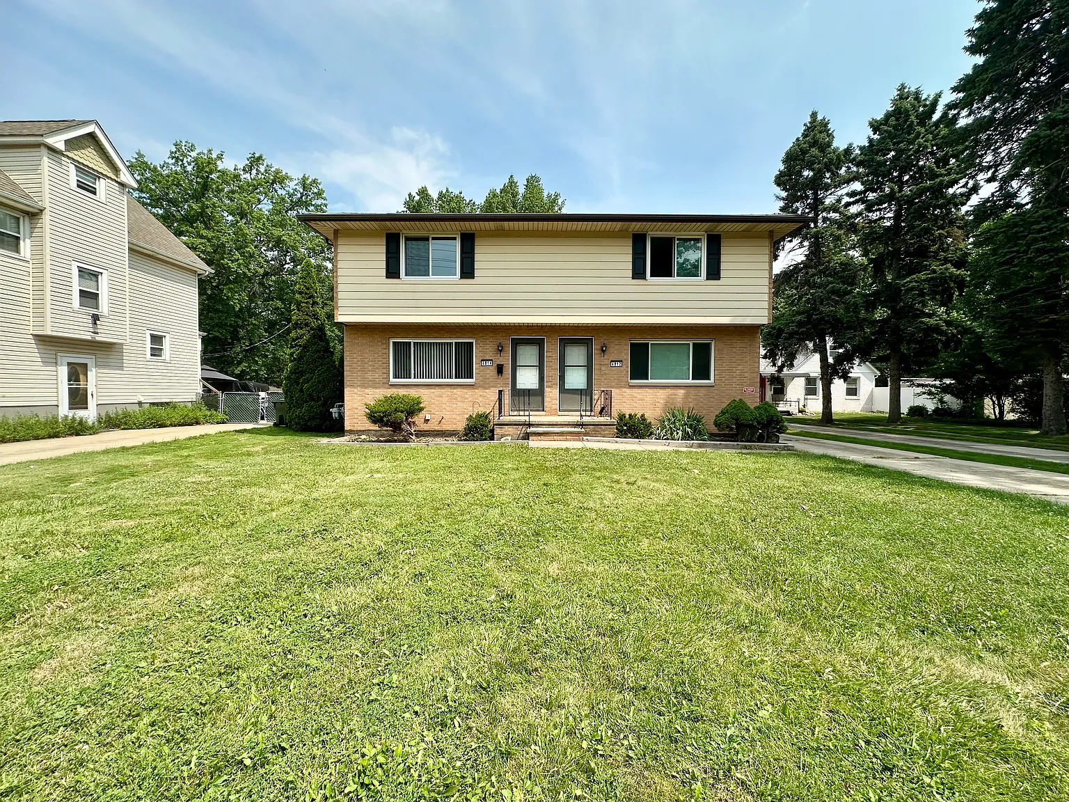 3 bed, 1.5 bath, 1254 sqft, $1,750 — Photo 1