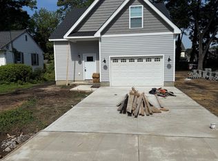 1131 Hawthorne Dr, Chesapeake, VA 23325