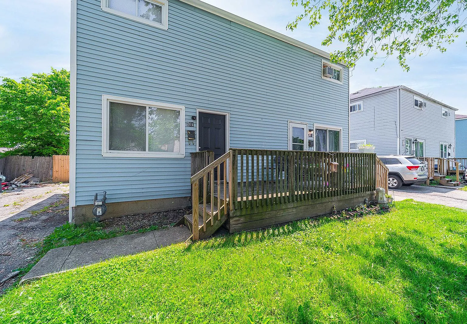 2 bed, 858 sqft, $900 — Photo 2