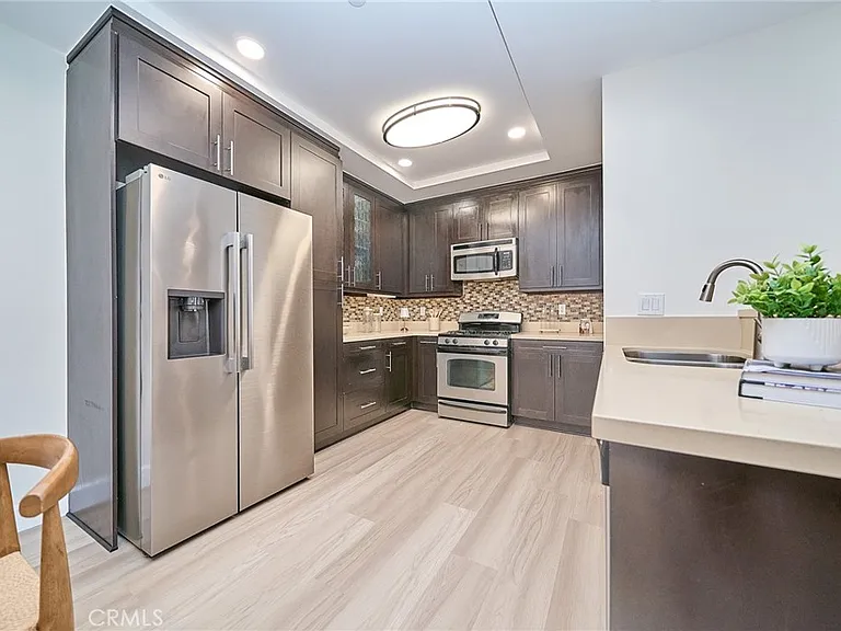 5525 W Olympic Blvd #202 — Photo 11