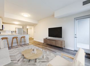 212 Davis Dr, Newmarket, ON L3Y0C2