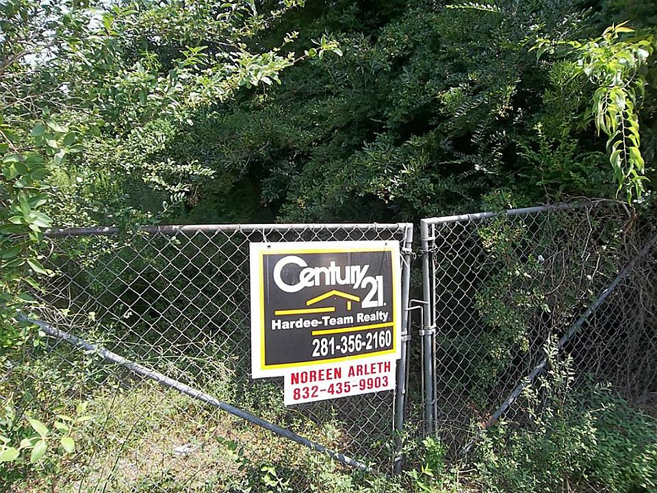 You can walk onto the property, but enter at your own risk.